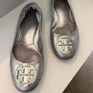 Silver Tory flat
